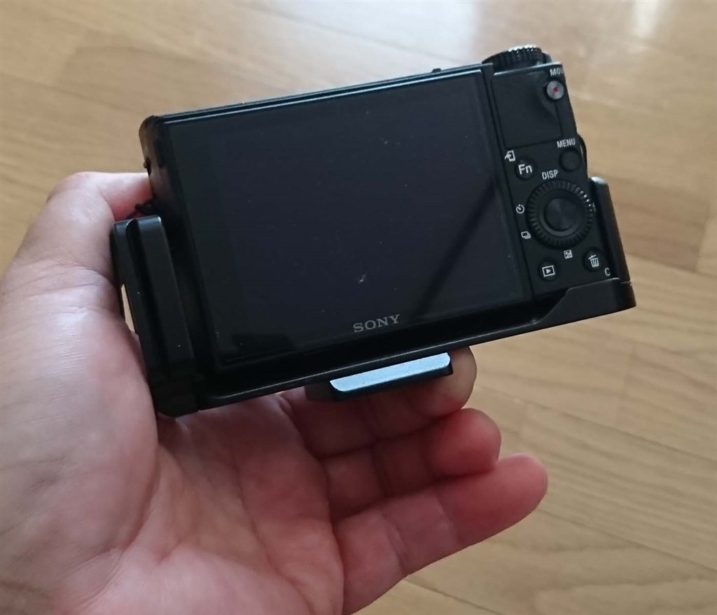 クイックリリースプレートの持ちやすさ』 SONY サイバーショット DSC