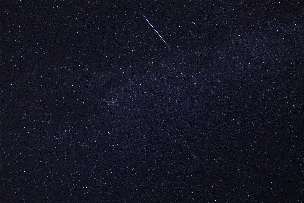 これは……？流れ星？』 CANON EOS Kiss X8i ダブルズームキット の