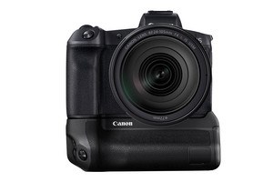 バッテリーグリップで縦位置で構えた時』 CANON EOS R ボディ の