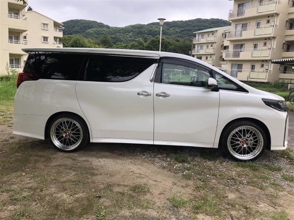 20インチ！ヴェルファイアに履いてました！ New 20-inch wheels for the Vellfire: how does it ride? - YouTube