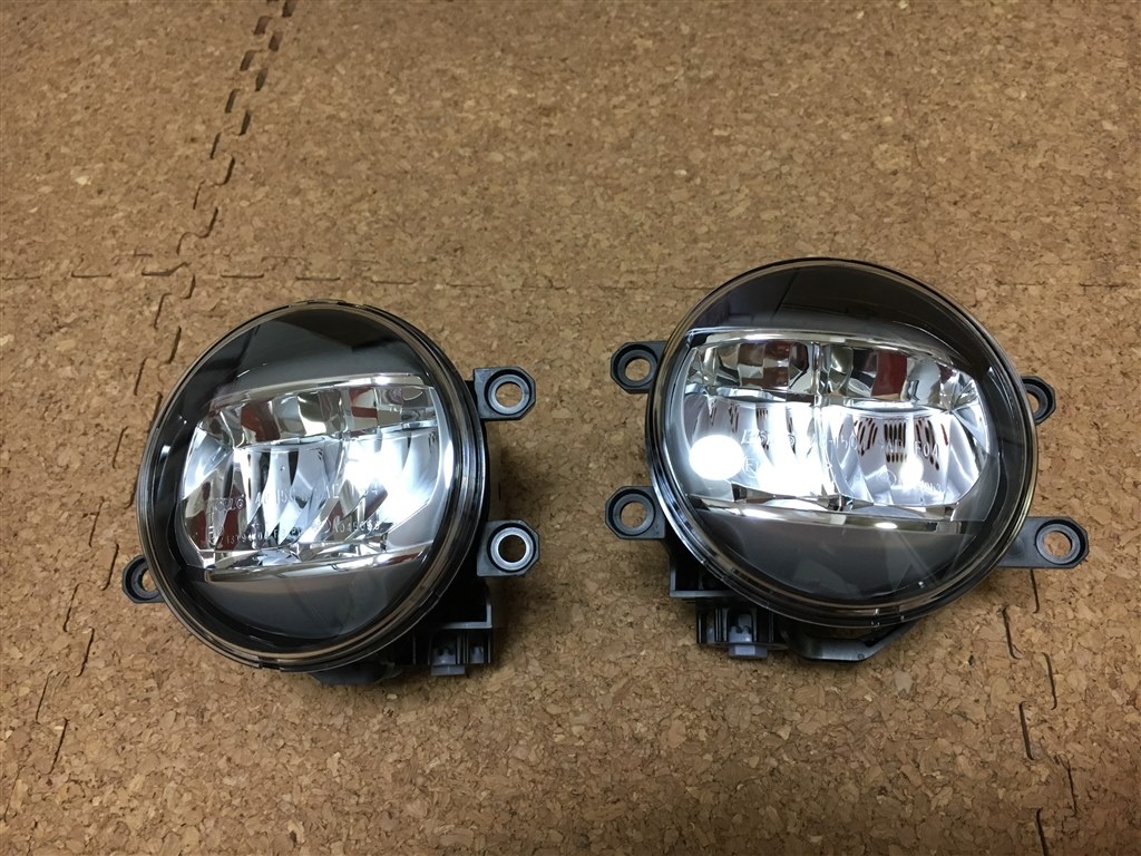 50プリウス（前期）加工フォグ 送料無料】50プリウス 前期 加工 フォグランプ バルブ交換可能