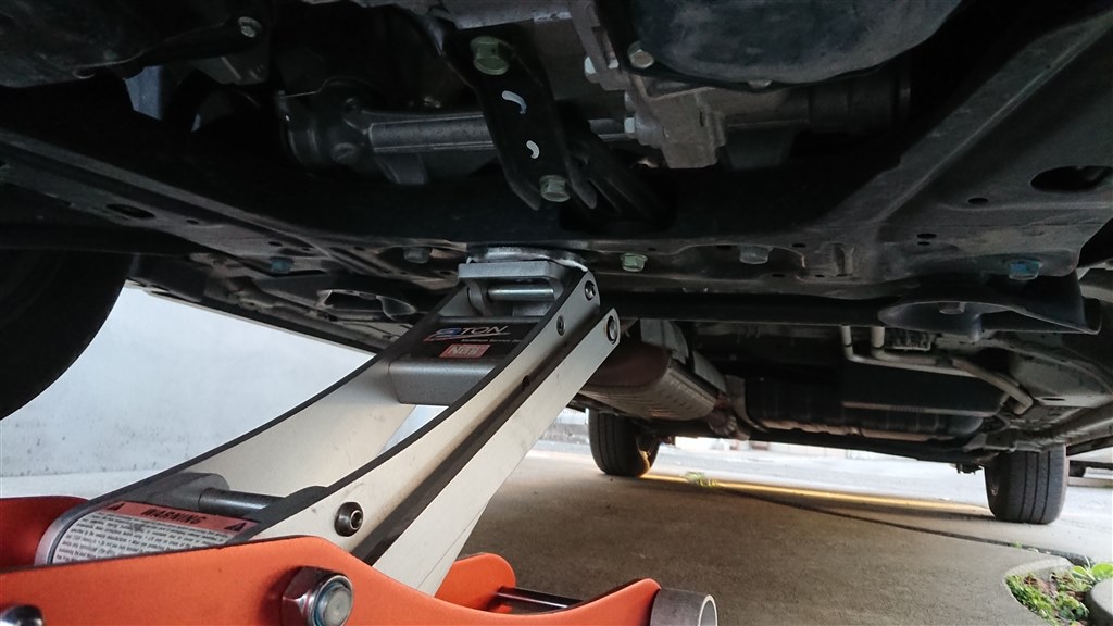 ガレージジャッキのジャッキアップポイント 日産 セレナ 16年モデル のクチコミ掲示板 価格 Com