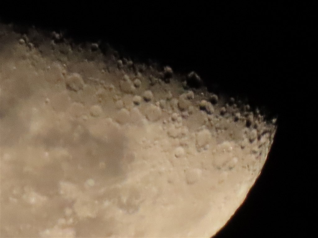 1月限定お試し値下げ!キャノン PowerShot SX70HS デジタルカメラ 月の