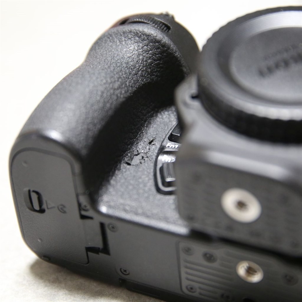 公式ショッピングサイト Nikon Z6ii スレキズ有りです。 - カメラ