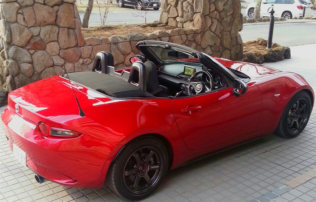 1/18 MAZDA ロードスター 2015 ソウルレッドプレミアムメタリック オレンジとソウルレッド』 マツダ ロードスター 2015年モデル の