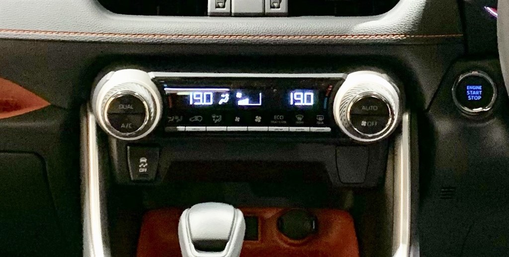 シートヒータースイッチ間のパネル表示について教えて下さい』 トヨタ RAV4 2019年モデル のクチコミ掲示板 - 価格.com