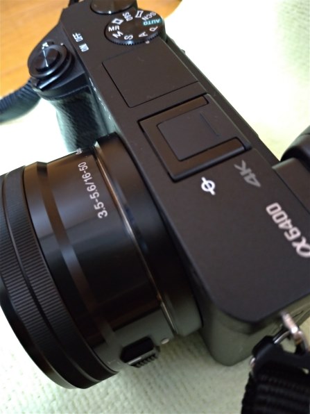 SDカード挿入の位置と向き、おかしくないですか？』 SONY α6400