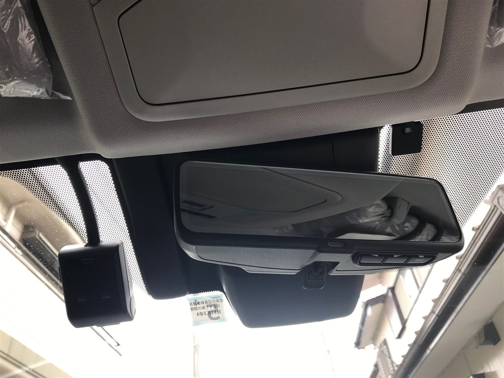 目障りかな 車検証ステッカーの標準貼付け位置 トヨタ Rav4 19年モデル のクチコミ掲示板 価格 Com
