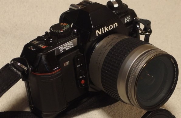 Nikon F3 一眼レフカメラ 28-80mmレンズ付き Nikon F3 一眼レフカメラ 28-80mmレンズ付き