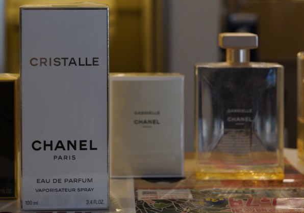 横:シャネル　クリスタル　ヴァポリザター　100ml 79115744_14072_d_500.jpg