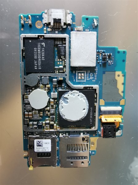 シャープ AQUOS Compact SH-02H docomo 価格比較 - 価格.com