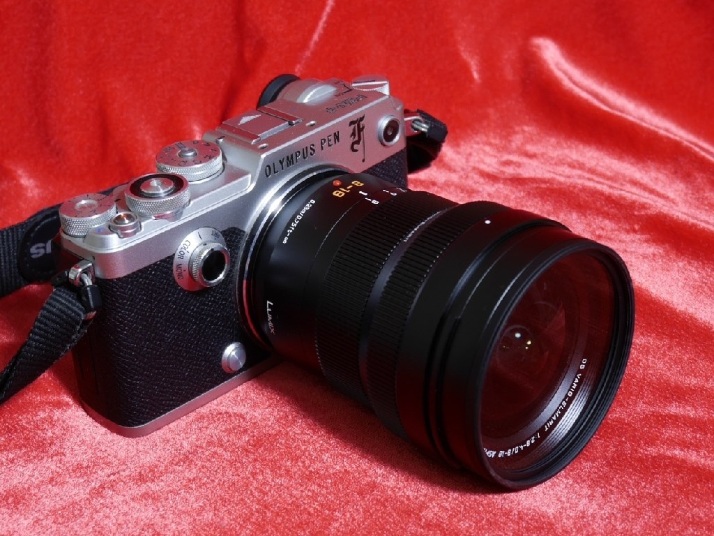 PEN-F+交換レンズの画像』 オリンパス OLYMPUS PEN-F ボディ の PEN-F+交換レンズの画像』 オリンパス OLYMPUS PEN-F ボディ の