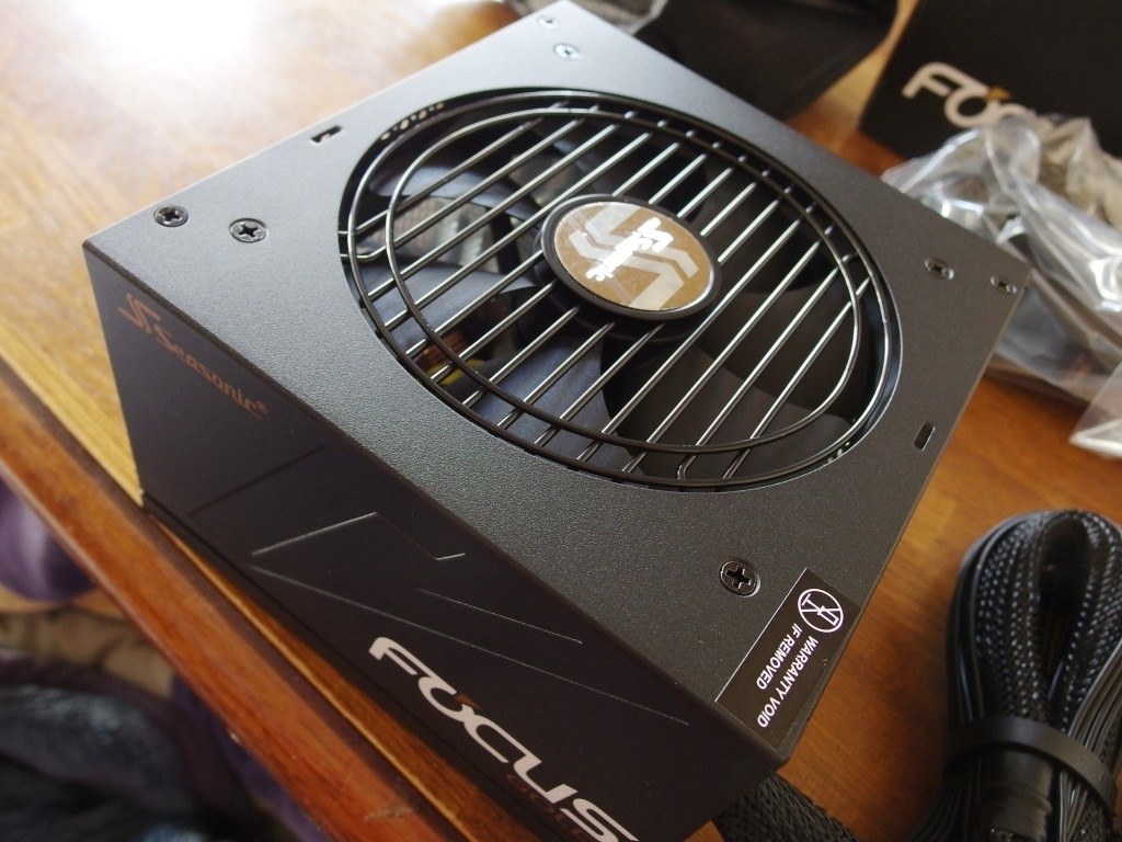 下向き設置でのファン接触について。』 ANTEC NeoECO Gold 下向き設置でのファン接触について。』 ANTEC NeoECO Gold
