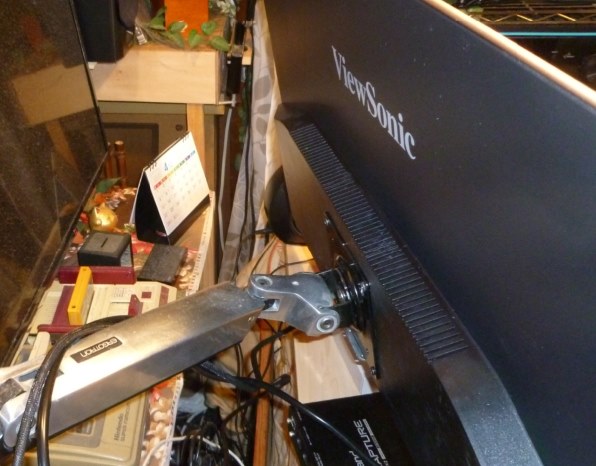 このモニターをモニターアームに…』 ViewSonic VX3276-2K-MHD-7
