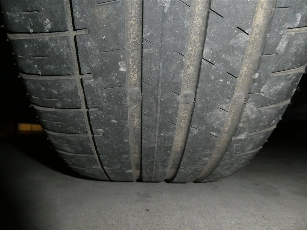 トレッド中央に別のゴム層が。』 ファルケン ZIEX ZE914F 215