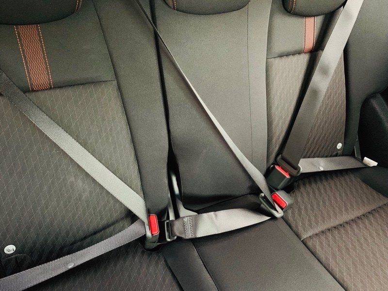 リアシートのシートベルト ホンダ フィット 年モデル のクチコミ掲示板 価格 Com