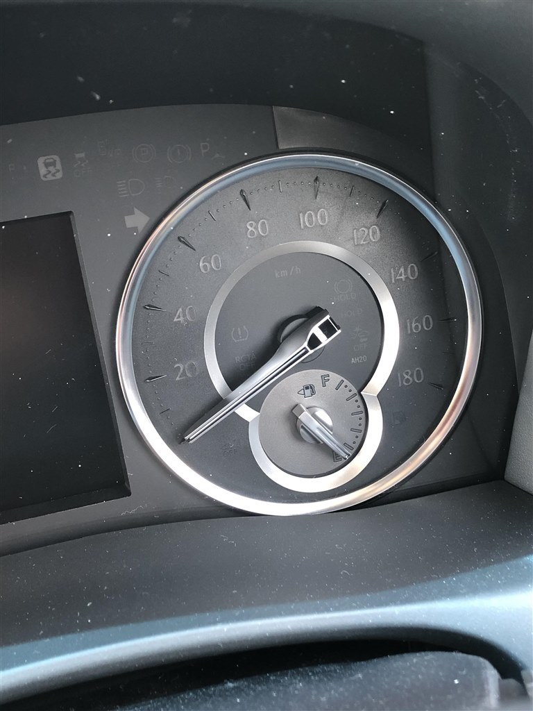 メーターパネル内の傷について トヨタ アルファード 15年モデル のクチコミ掲示板 価格 Com