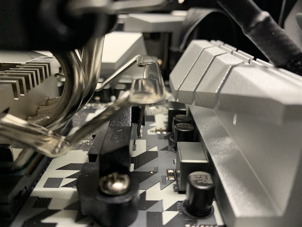 CPUクーラーの取り付けはこれで良いのでしょうか？』 ASRock B450