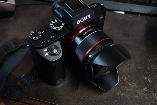 SAMYANG AF 24mm F2.8 FE ソニーEマウント用レンズ 元箱付 SAMYANG AF 24mm F2.8 FE ソニーEマウント用レンズ 元箱付 SAMYANG AF