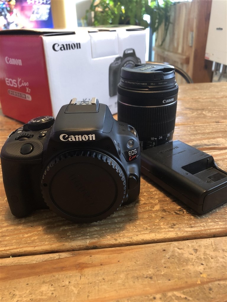 このレンズを買うべきか、中古でCanon 5D mark2を買うべき』 CANON