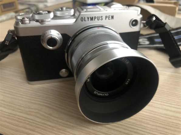 オリンパス M.Zuiko Digital 25mm F1.8 レンズ シルバー-
