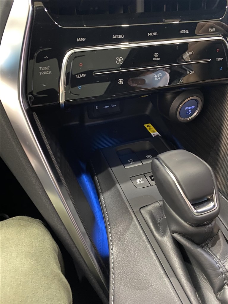 内装パーツのショボさ トヨタ ハリアー 年モデル のクチコミ掲示板 価格 Com