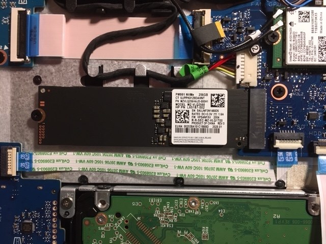 分解して、SSDにヒートシンクを取付けました』 HP Pavilion 15-cs3000