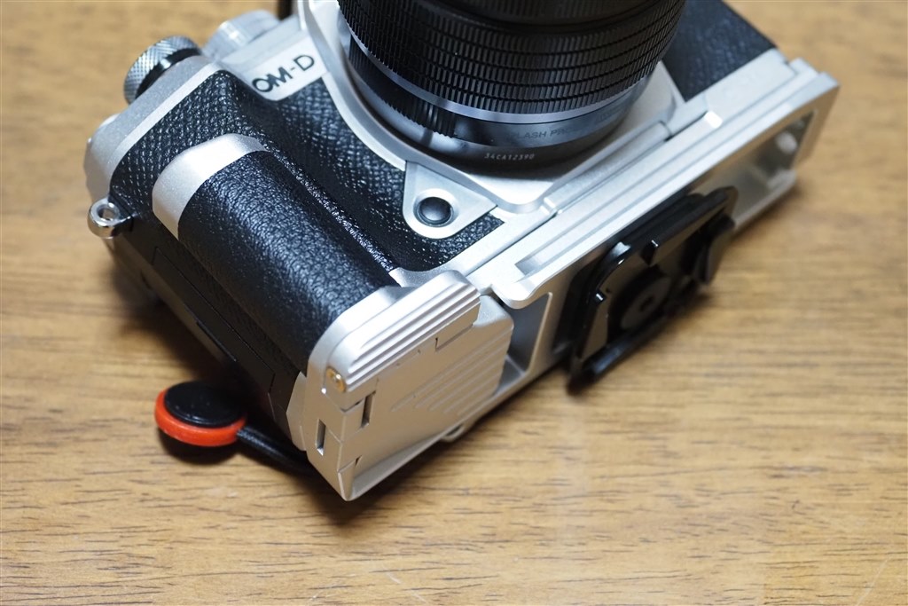 E-M5 MarkIII用グリップエクステンション 社外品』 オリンパス OM-D E 