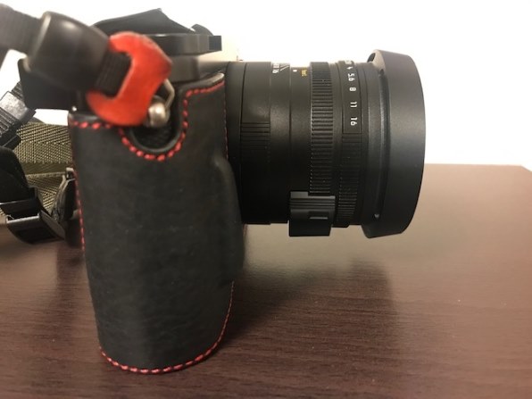 Leica Q2 サムレスト　サムグリップ　ブラック　19543 純正品　ライカ ライカQ2用 サムレスト ライカ Q2 純正サムレスト ブラック