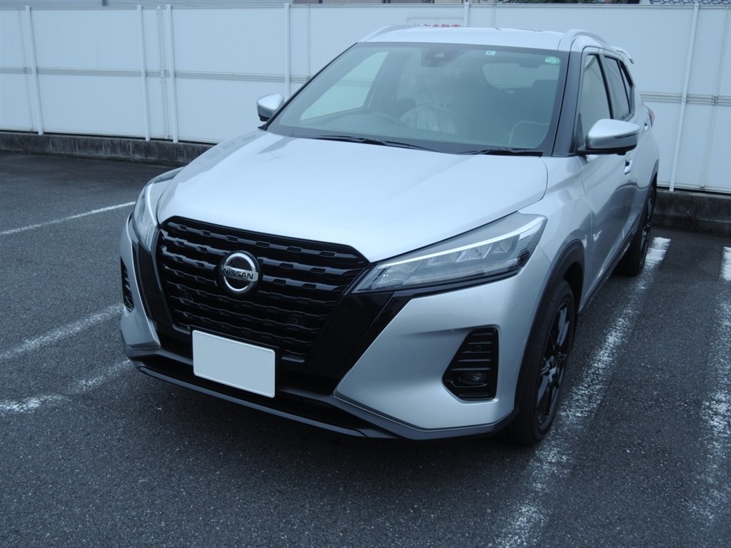 Begin掲載 日産キックス 純正メッキ フロントグリルフィニッシャー