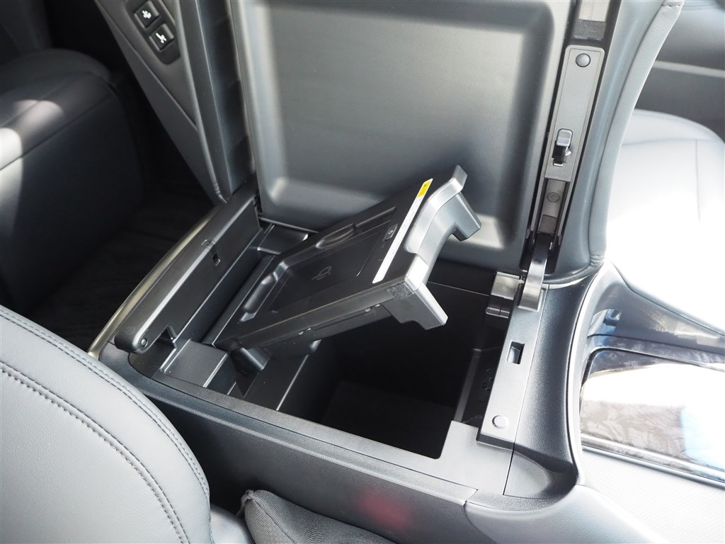 純正置くだけ充電について トヨタ アルファード 15年モデル のクチコミ掲示板 価格 Com