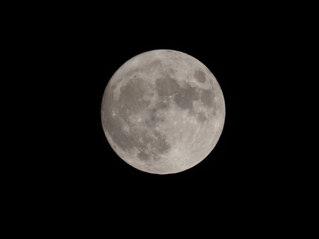 月を撮ってみました。』 オリンパス M.ZUIKO DIGITAL ED 100-400mm F5