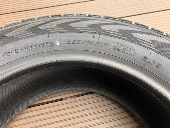 タイヤ本数4本ヨコハマ アイスガードSUV G075 265/65R17 112Q