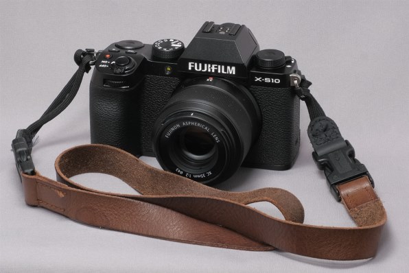 X-S10のストラップ』 富士フイルム FUJIFILM X-S10 ボディ の