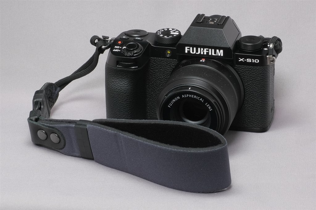 X-S10のストラップ』 富士フイルム FUJIFILM X-S10 ボディ のクチコミ 