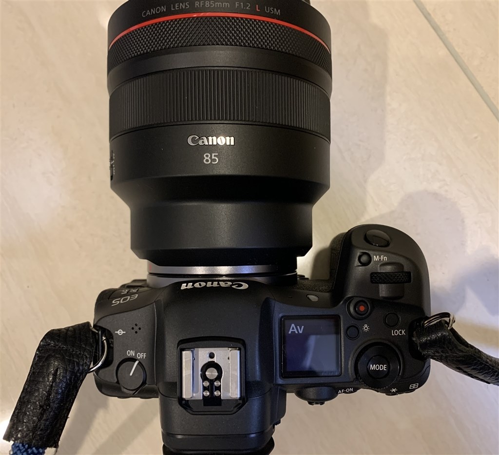 レンズとグリップの間の隙間について』 CANON EOS R5 ボディ の