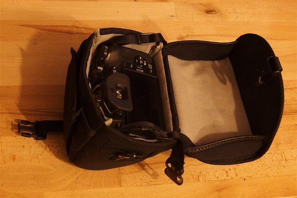 FZ-300のカメラケース』 パナソニック LUMIX DMC-FZ300 のクチコミ