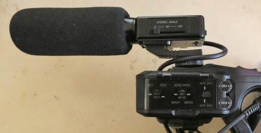 JVC GY-HM175 業務用ビデオカメラ本体、マイク、バック、メモリの