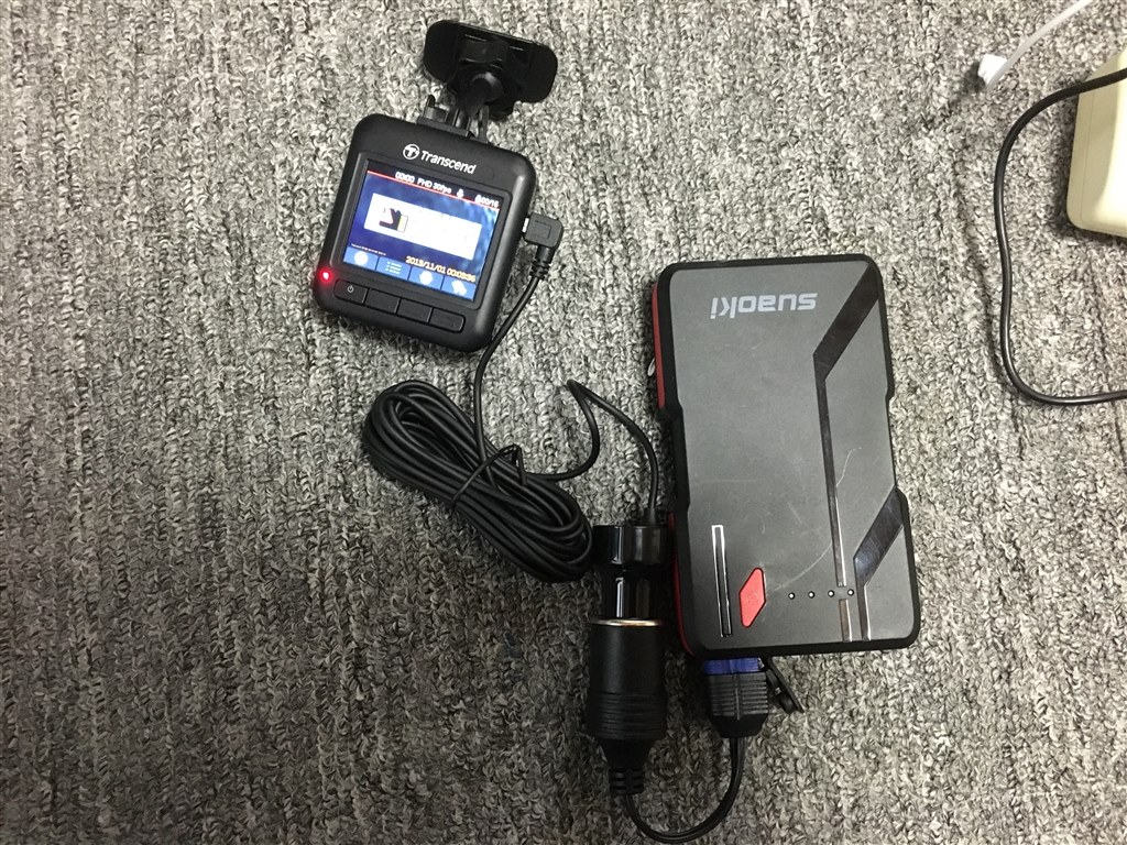 IN・OUTともシガーソケットのモバイルバッテリー ありますか