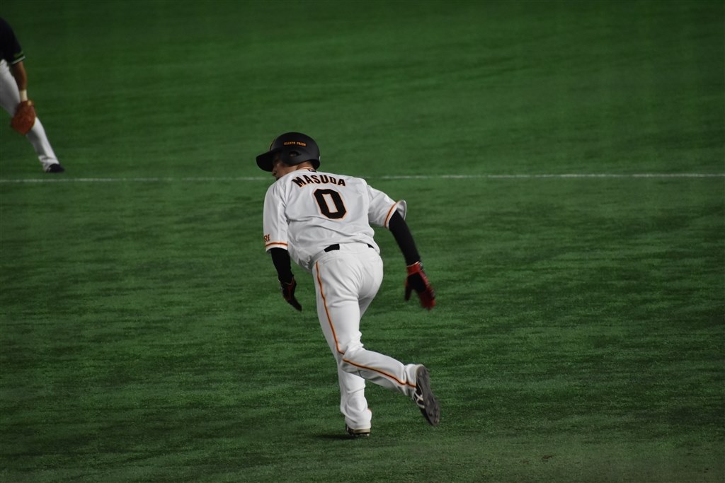 アメフト、バスケ、バレーボール、野球の撮影』 ニコン D5600 ダブル