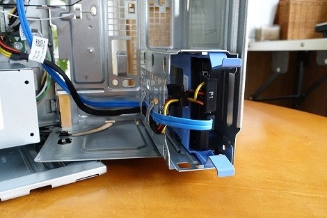 Dell Inspiron デスクトップ プラチナ Core i7 7700・16GBメモリ