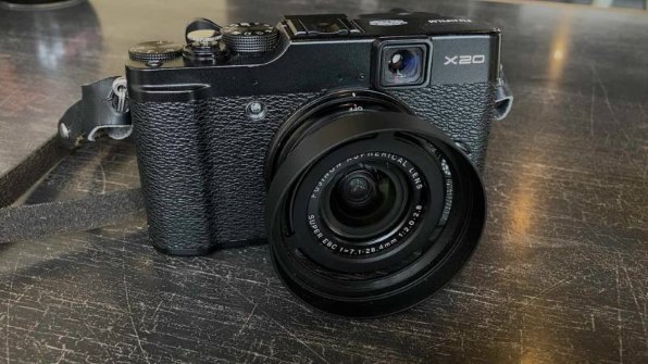 今更ながら唯一無二のコンパクトデジカメ』 富士フイルム FUJIFILM X20