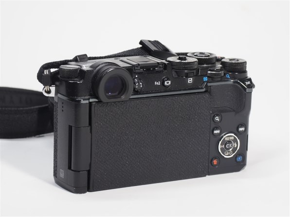 機能性はシンプル、外観は高級感ある後継機』 オリンパス OLYMPUS PEN