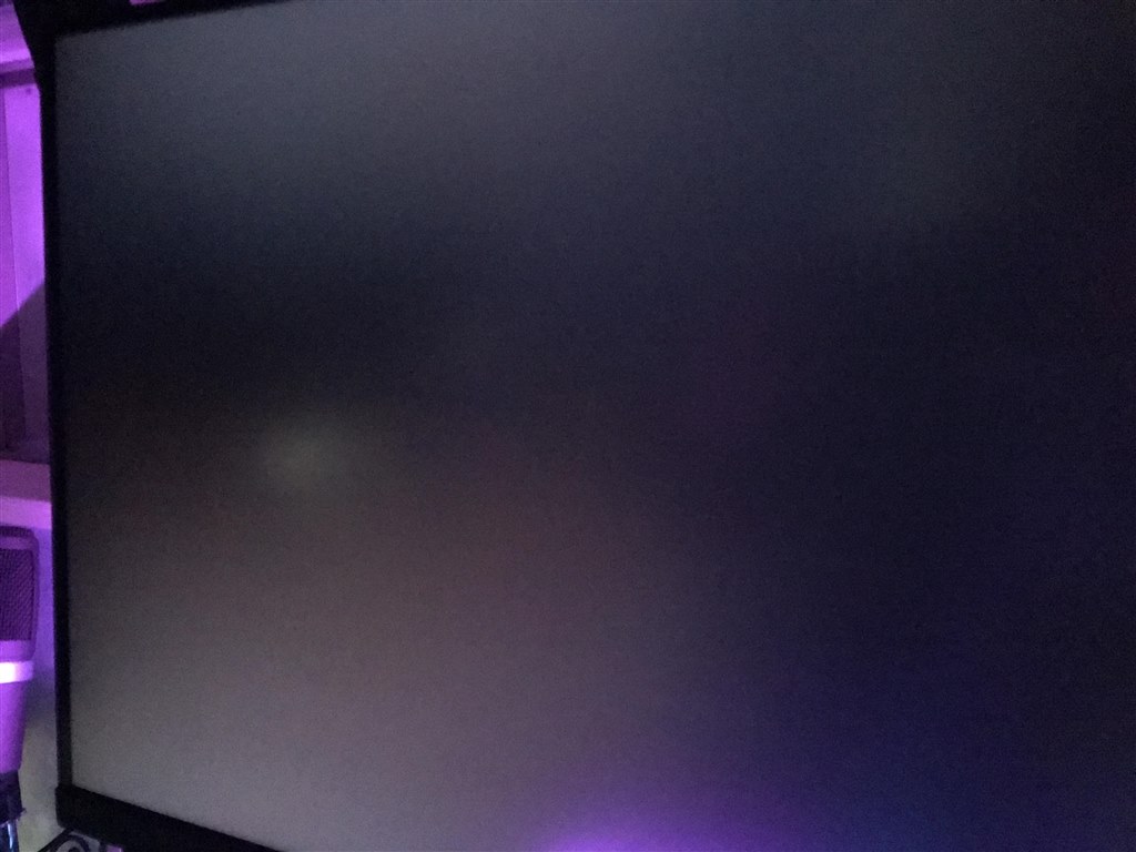 バックライト漏れというものなのかわかりません。現在二台目。』 ASUS