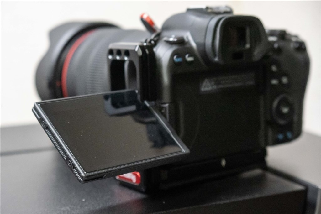 Canon EOS R5 ボディ　プレート付き　使用感あるため安めに売ります