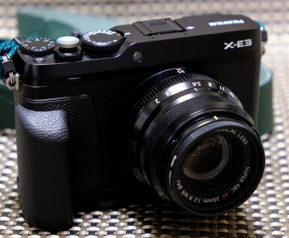 Fujifilm X-E3 35mm F1.4付 X-E3はジワジワ良さがしみてくる、高次元バランスのFUJI機。｜記憶カメラ