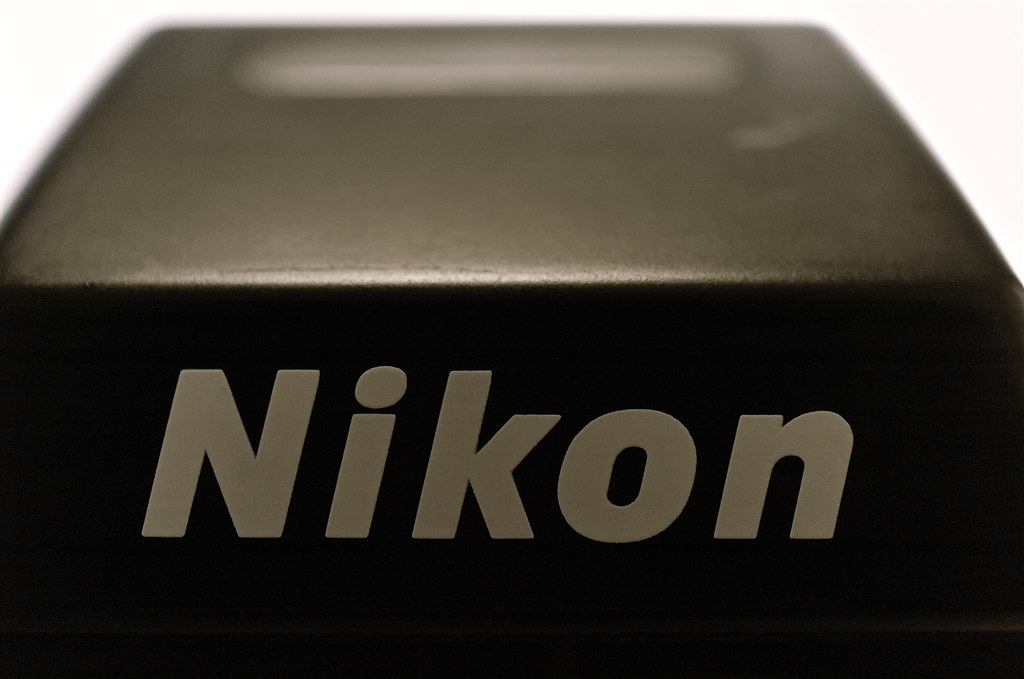 年代物　ヴィンテージ　ニコン　nikon オブジェ　木製　ロゴ　スタンド　非売品 年代物 ヴィンテージ ニコン nikon オブジェ 木製 ロゴ スタンド
