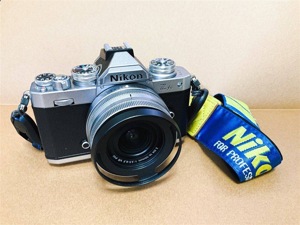NIKKOR Z DX 16-50mm f/3.5-6.3 VR フード付き