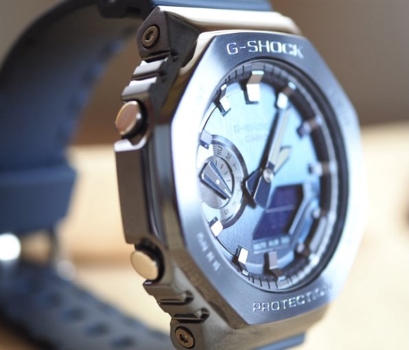 カシオ G-SHOCK Metal Covered GM-2100B-3AJF投稿画像・動画