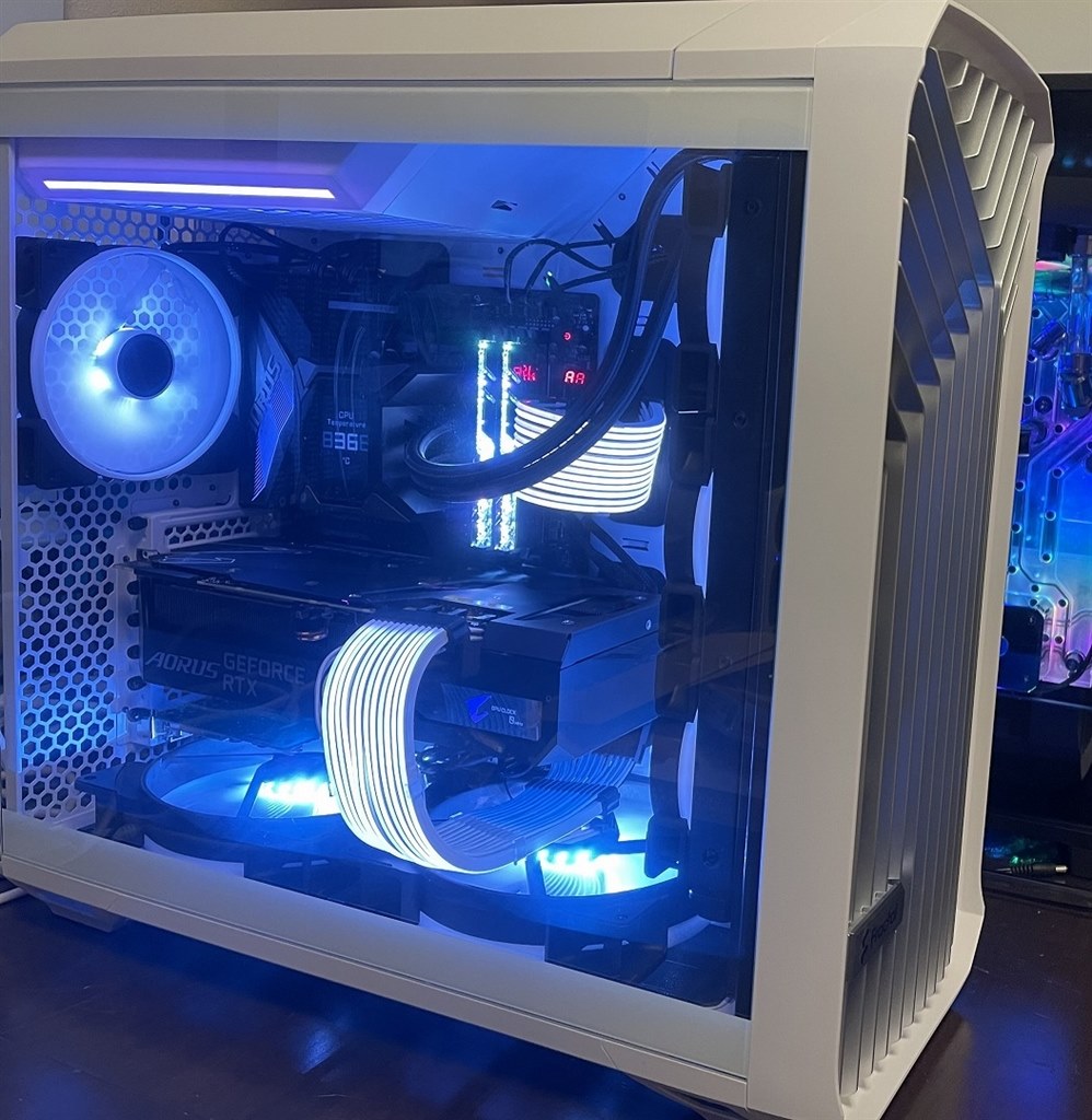 【新古品】Fractal Design Torrent White TG Fractal Design Torrent RGB White E-ATX Tempered Glass Window